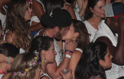 Fernanda Paes Leme beija no Carnaval Fernanda Paes Leme beija no Carnaval